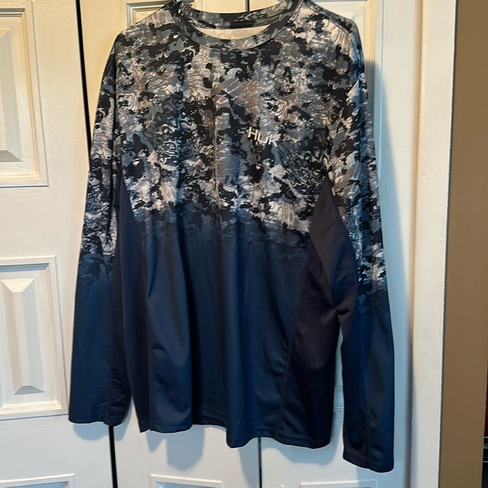 Huk Fishing Long Sleeve shirt
